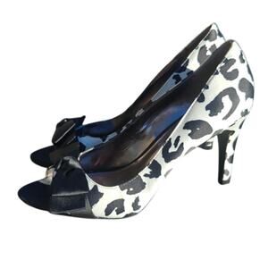 Y2K white and black animal Print peep toe pumps sz 7.5